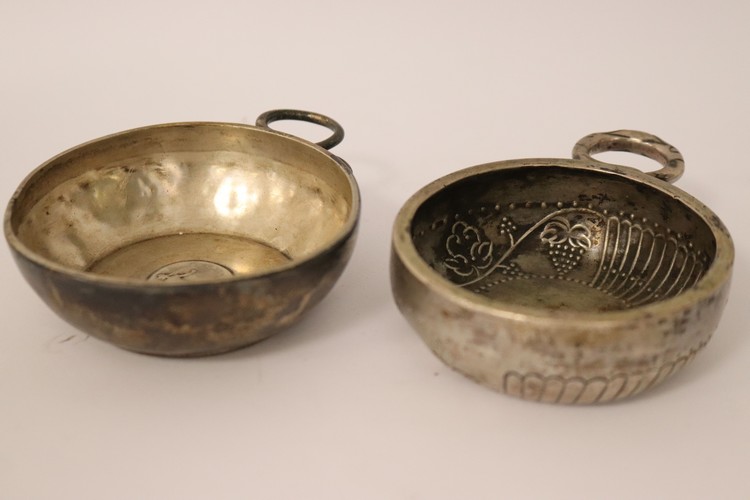 DEUX TASSES A VIN en argent: