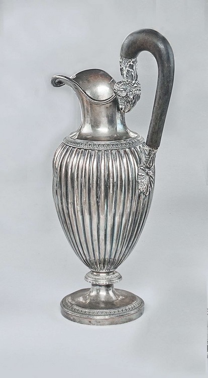 PETITE AIGUIÈRE en argent (934) de forme...