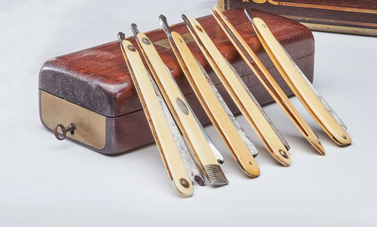 COFFRET DE TOILETTE d'homme rectangulaire...