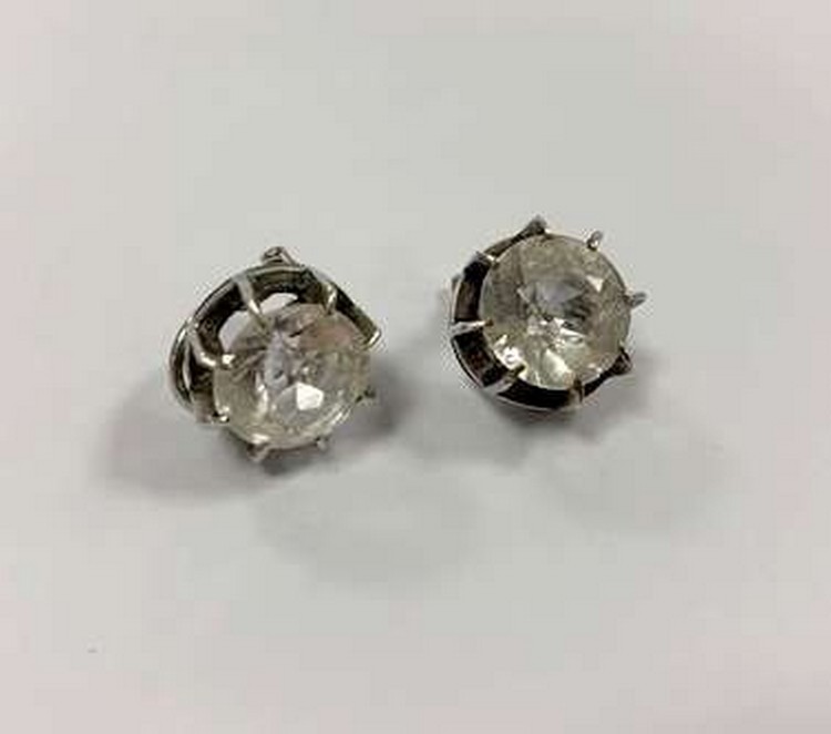 PAIRE DE CLIPS D'OREILLES en argent, montés...