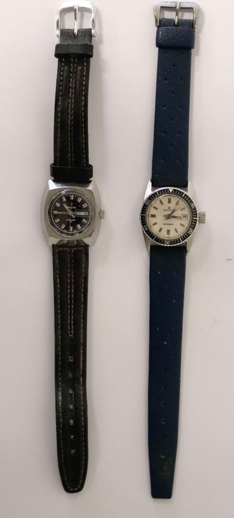 DEUX MONTRES bracelets de dame automatiques...