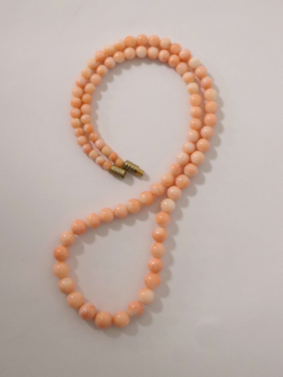 COLLIER de perles de corail peau d'ange en...