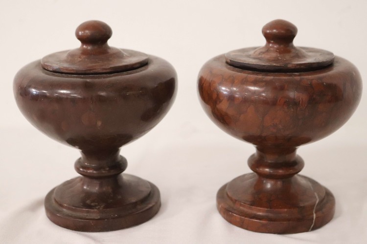 PAIRE DE COUPES COUVERTES de forme balustre...