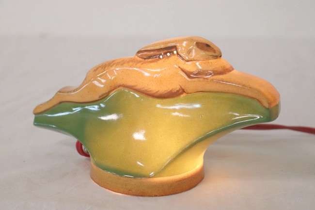 LAMPE veilleuse en porcelaine émaillée polychrome...