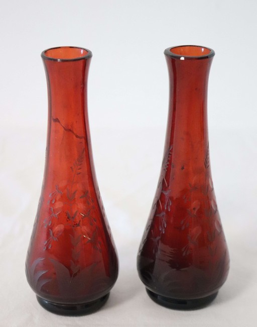 PAIRE DE VASES soliflores en verre teinté...
