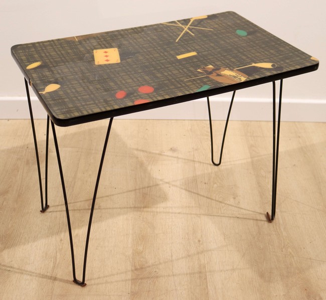 *TABLE BASSE rectangulaire à plateau en formica...