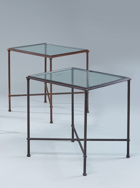PAIRE DE TABLES basses carrées en fer forgé...