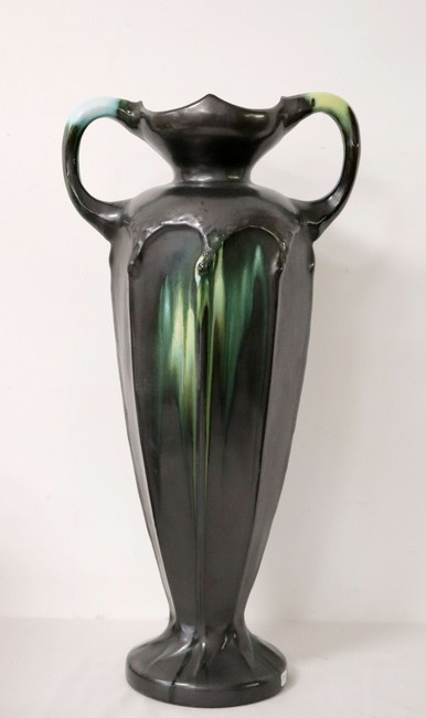 GRAND VASE à deux anses en grès émaillé à...