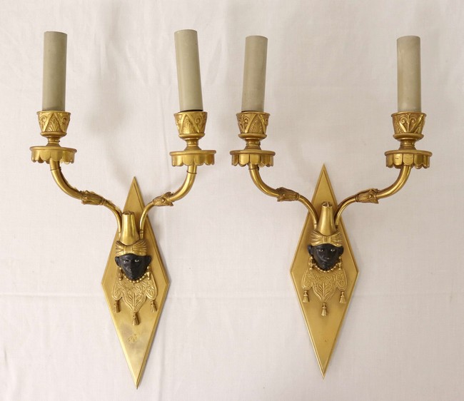 PAIRE D'APPLIQUES à deux bras de lumière...