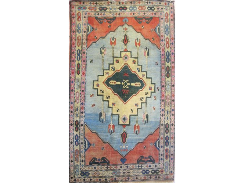 CAUCASE (KONYA),TAPIS LAINE fait main à fond...