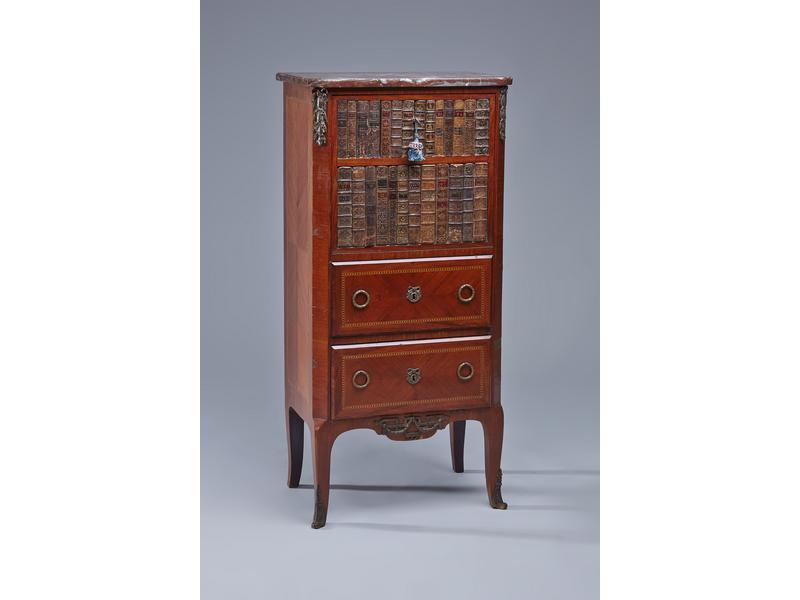 PETIT SECRETAIRE DE DAME en placage de bois...