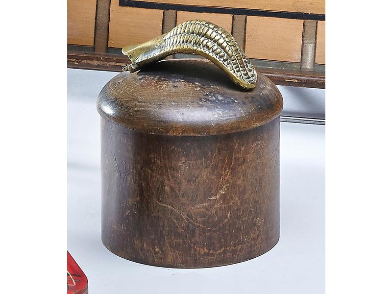 BOITE COUVERTE cylindrique en chêne, le couvercle...