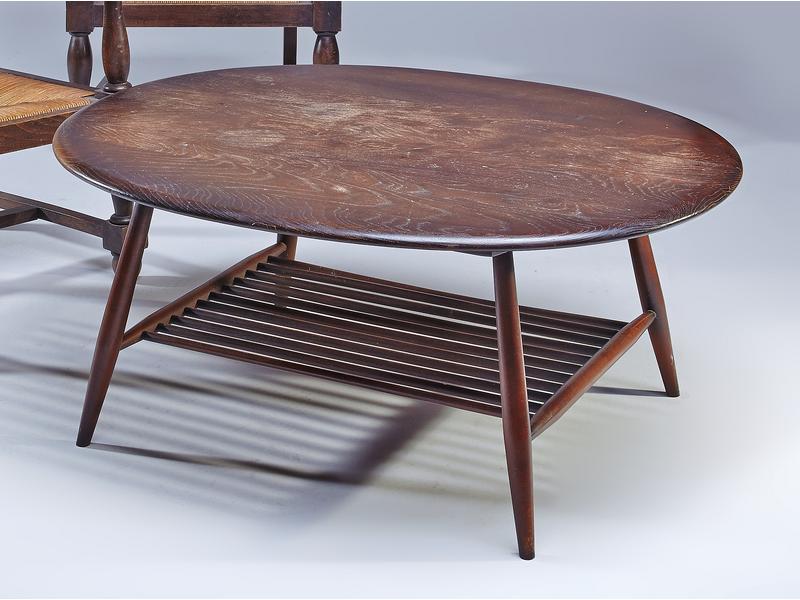 TABLE BASSE ovale en chêne teinté piétement...