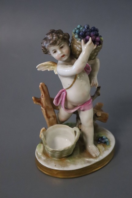 PUTTO en bacchanale en porcelaine polych...