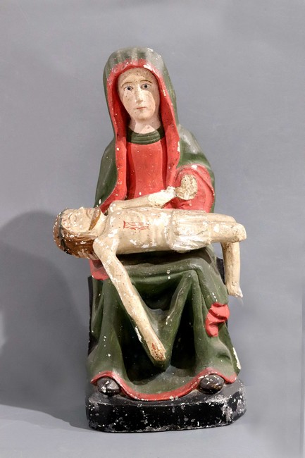 PIETA en plâtre patiné polychrome de style...