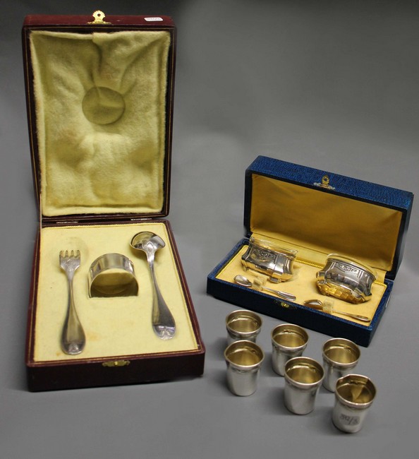 COFFRET DE NAISSANCE comprenant un couvert...
