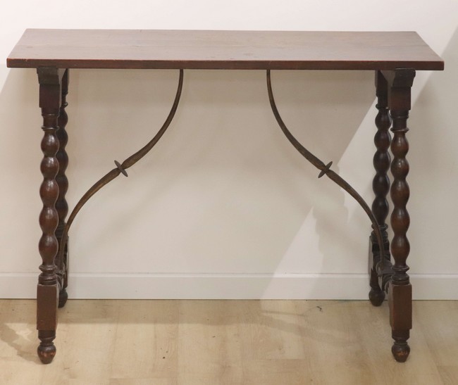 TABLE DE BARGUENO pouvant former console...