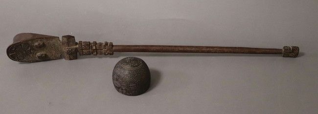 MASSUE ou CASSE TÊTE de type U'U en bois...