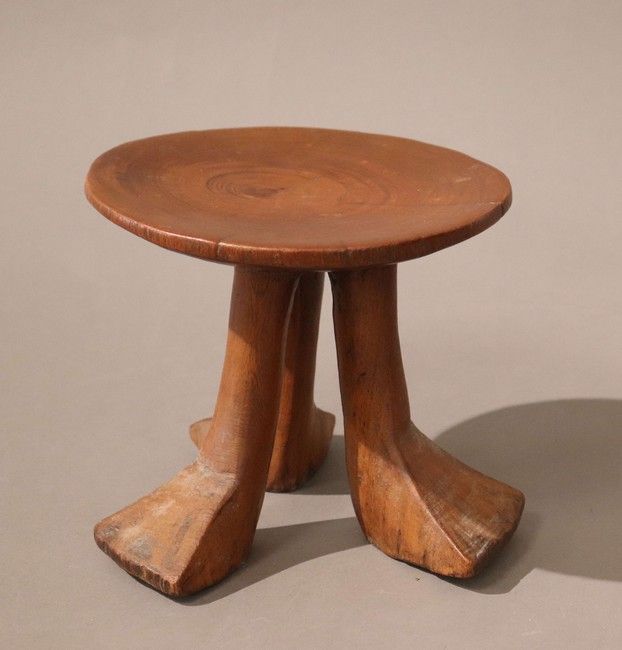 TABOURET BAMILEKE MINIATURE tripode en bois...