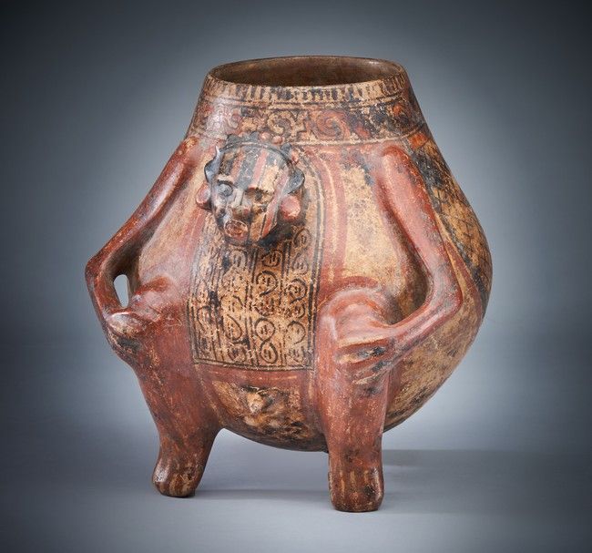 VASE ANTHROPOMORPHE en terre cuite polychrome...