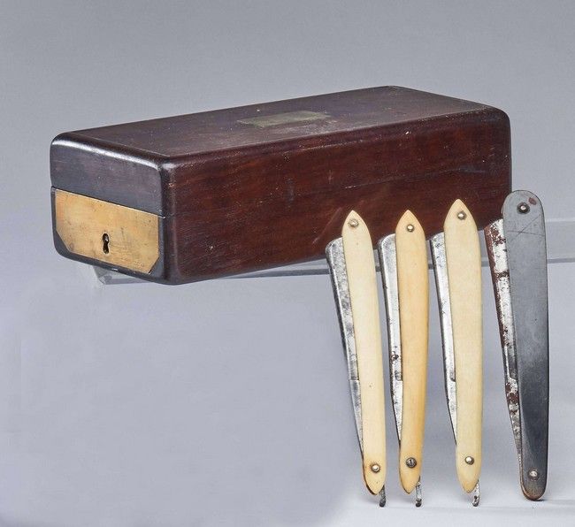 COFFRET DE TOILETTE d'homme rectangulaire...