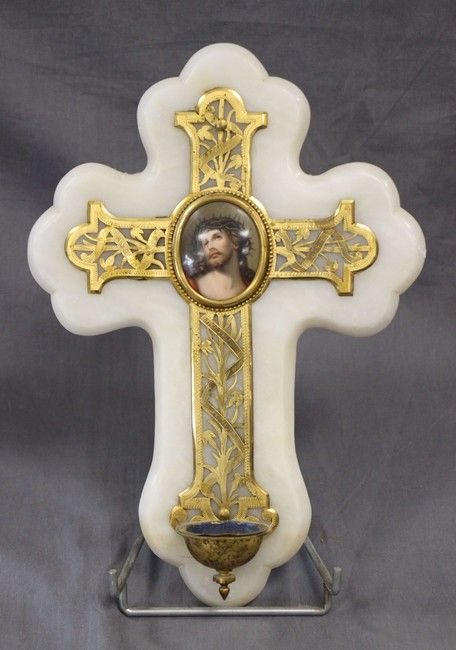 *CRUCIFIX sur onyx et bronze doré à émaux...
