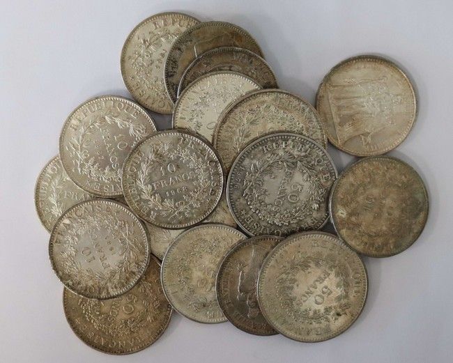 LOT DE PIECES en argent comprenant: