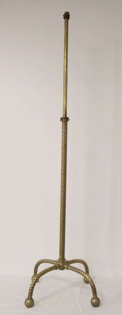 PIED DE LAMPADAIRE en bronze à quatre pieds...