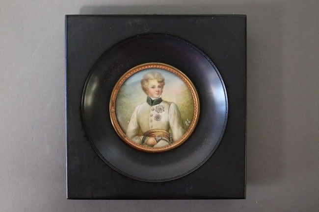 MINIATURE ronde sur ivoire représentant le...