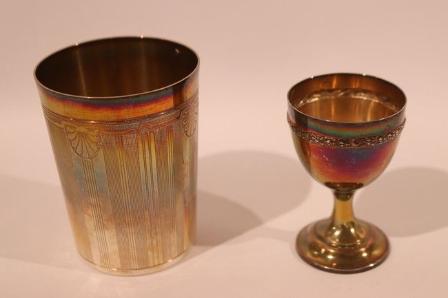 TIMBALE en argent à décor de cannelures et...