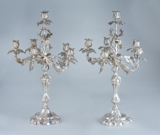 PAIRE DE GRANDS CANDELABRES à six lumières...