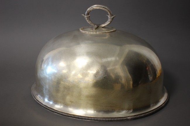 GRANDE CLOCHE DE TABLE en métal argenté,...