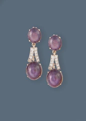 PENDANTS D'OREILLES en or jaune (750) sertis...