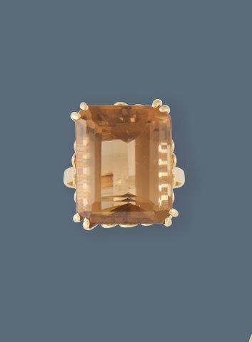 BAGUE en or jaune (750) ornée d'une citrine...