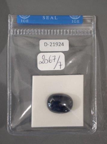 SAPHIR taillé en cabochon ovale de 23,08...