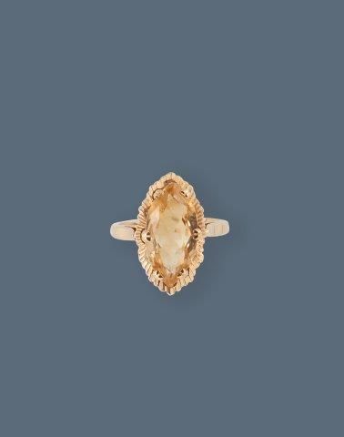 BAGUE MARQUISE en or (750) sertie d'une citrine...
