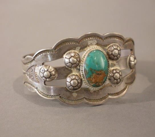 BRACELET LARGE DEMI JONC en argent serti...