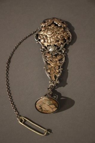 PARTIE DE CHATELAINE en or rose (750) et...