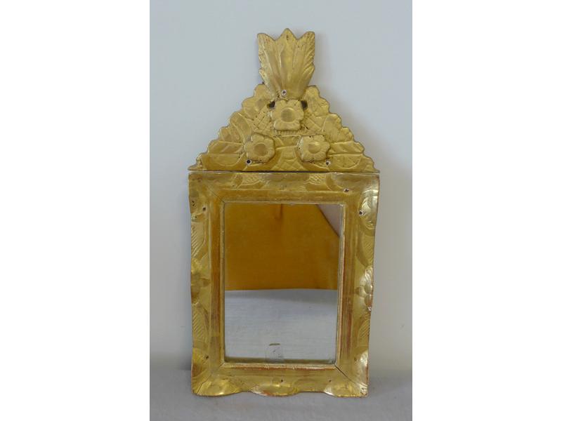 PETIT MIROIR carré dans un cadre en bois...