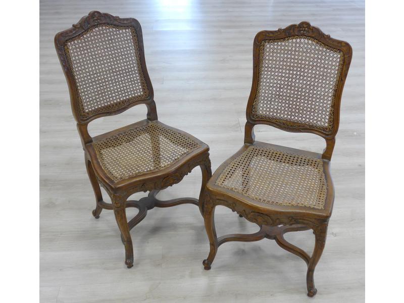 PAIRE DE CHAISES CANNEES à dossier droit...