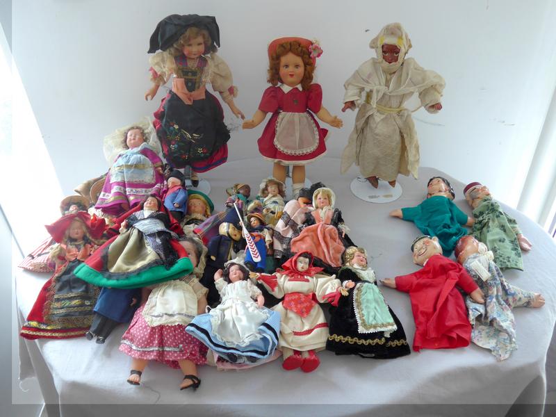 ENSEMBLE de poupées diverses dont celuloïde...