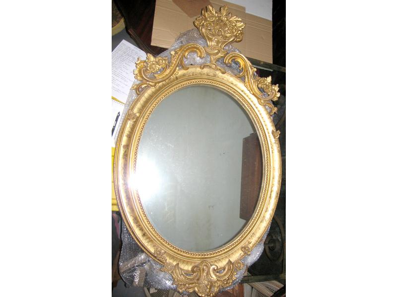 GRAND MIROIR ovale dans un cadre en bois...