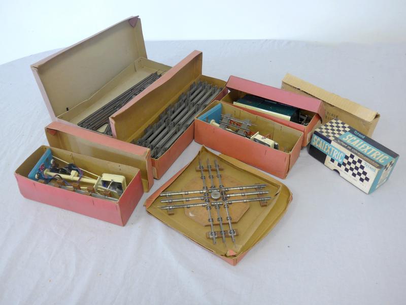 L.R., Coffret Le Rapide en boîte avec signaux...