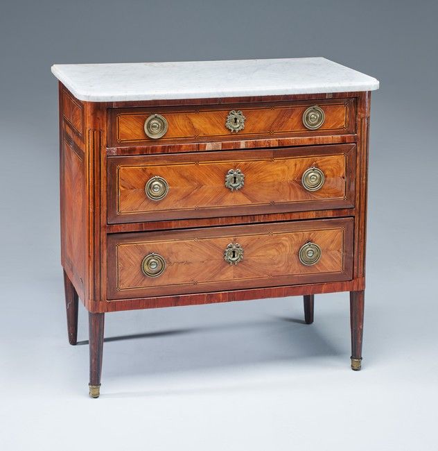 COMMODE rectangulaire en placage de bois...