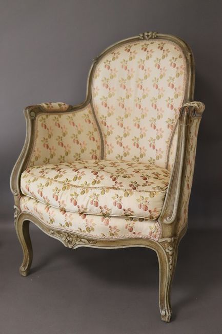 PETITE BERGERE à dossier cintré en hêtre...