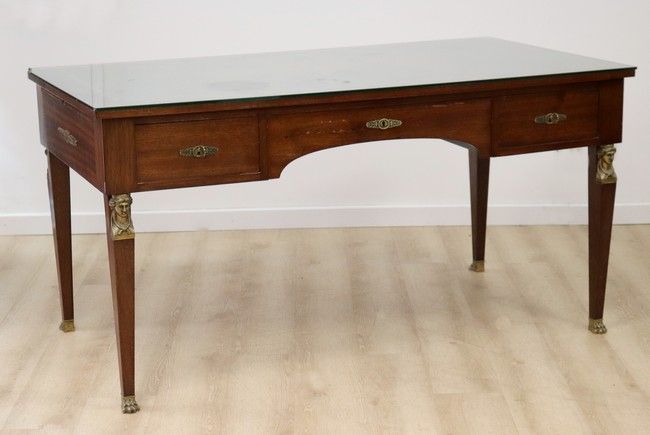 BUREAU PLAT rectangulaire en acajou et placage...