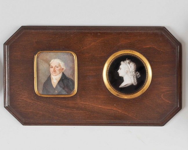 DEUX MINIATURES SUR IVOIRE, l'une rectangulaire...