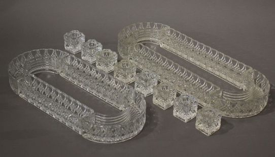CHEMIN DE TABLE en verre moulé à motifs de...
