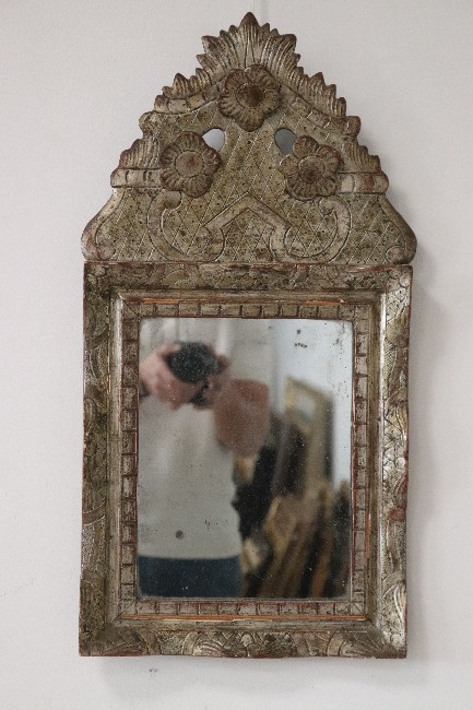 MIROIR A FRONTON rectangulaire dans un encadrement...