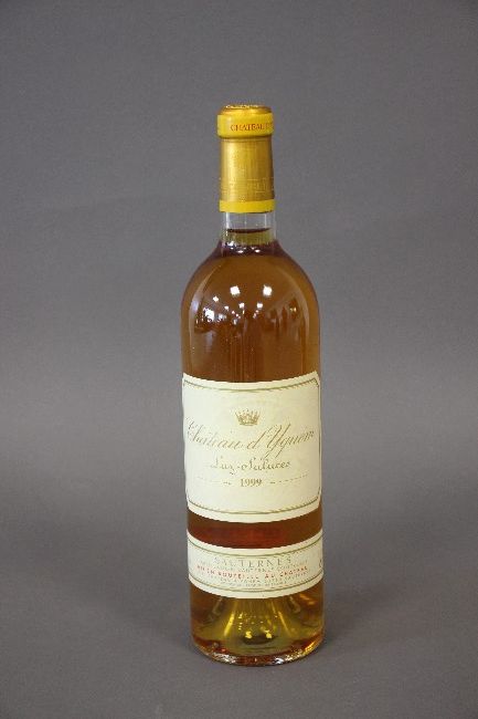1 Blle CH. D'YQUEM 1er Cru Sup Sauternes...